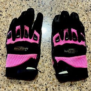 Icon women’s riding gloves used medium
